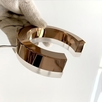 Знак металла розовой ржавчины писем нержавеющей стали зеркала золота подсвеченной анти- подсвеченный