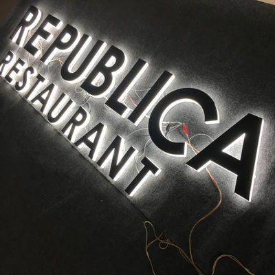 Реклама магазина знака пластикового алфавита ODM OEM акриловая загоренная передняя