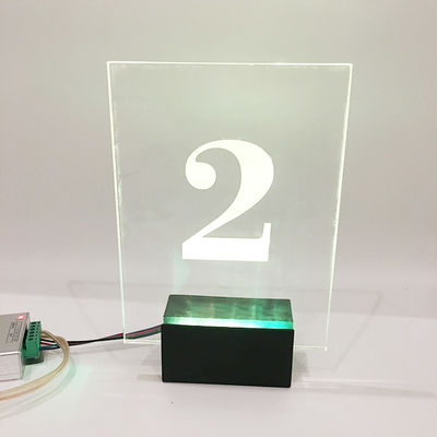 Парадный вход большой RGB привел металлическую пластинку знака числа дома 50000 часов