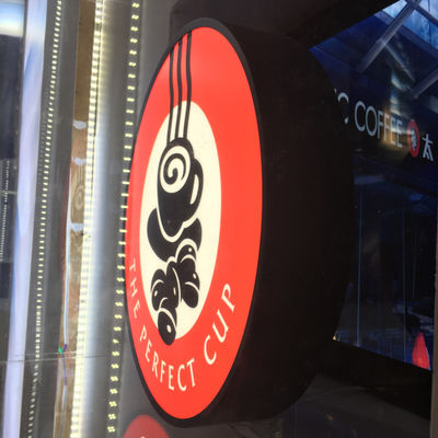 Алюминиевый акриловый держатель стены дизайна доски знака имени кофейни