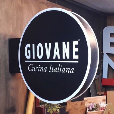 На открытом воздухе двойник картины черноты доски знака ресторана дела СИД 12V встал на сторону