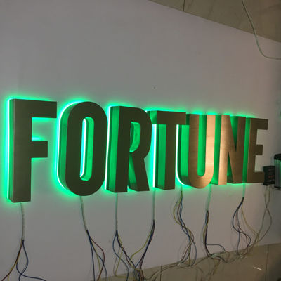 Строя нержавеющая сталь знака письма канала RGB загорелась