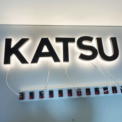 Черные знаки логотипа нержавеющей стали Signage HIGHSPAN покрытия 3D подсвеченные