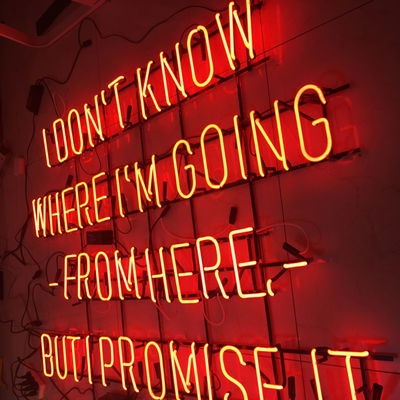 Знаки слова неонового света рамок металла украшения магазина для стены