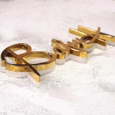 Знаки магазина Signage логотипа дела зеркала золота освещенные нержавеющей сталью передние