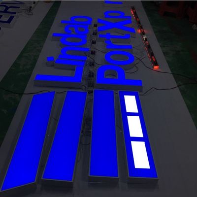 Знака изготовленные на заказ PMS письма канала логотипа магазина магазина цвета переднего